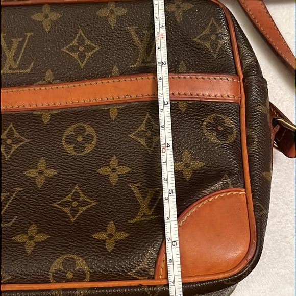 Louis Vuitton Crossbody Bag - Picture 15 of 16